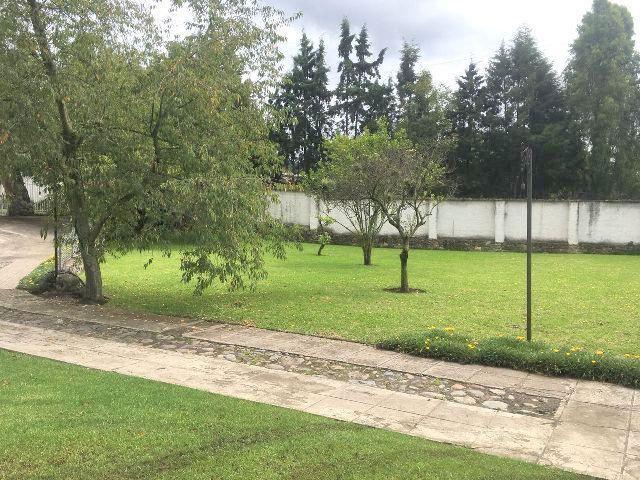 Terreno comercial en venta  2.500m2T en la Panamericana Norte, frente al Cuartel Dávalos