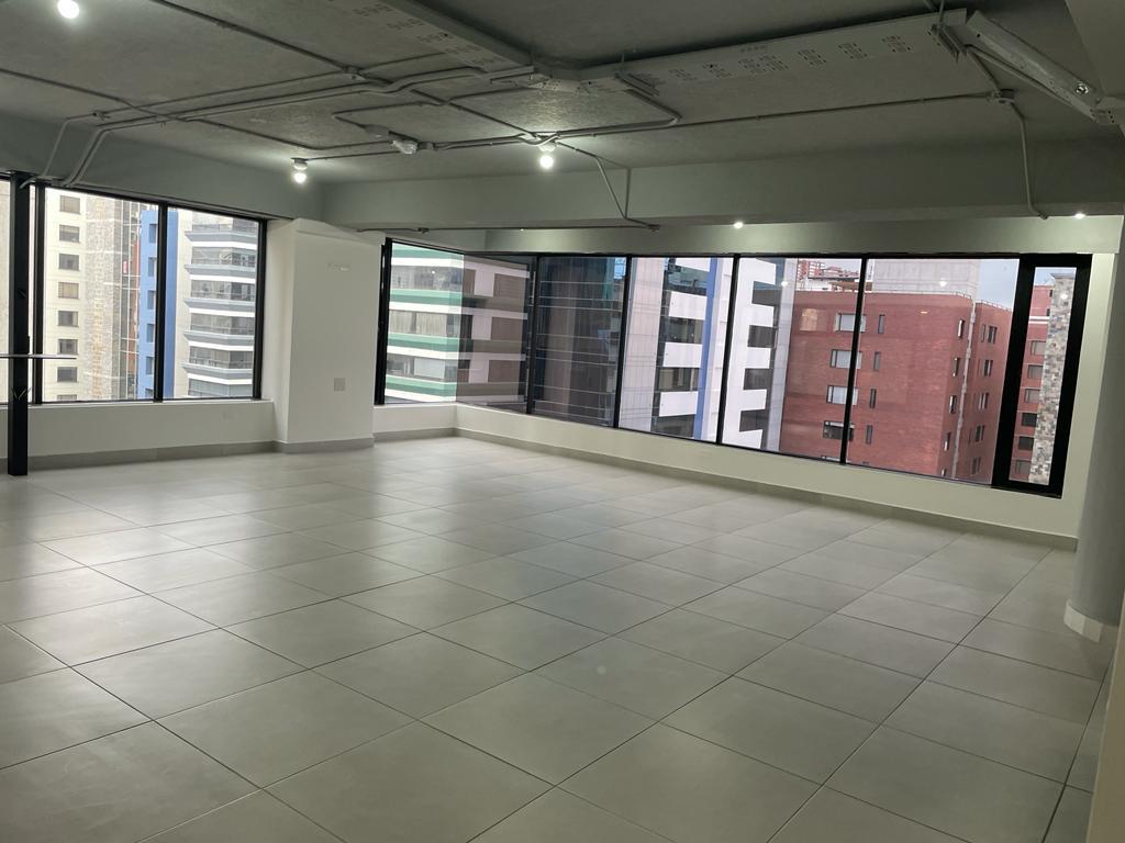 MV - SECTOR REPUBLICA DEL SALVADOR EN RENTA OFICINA 420 M2  TOTALMENTE EQUIPADA