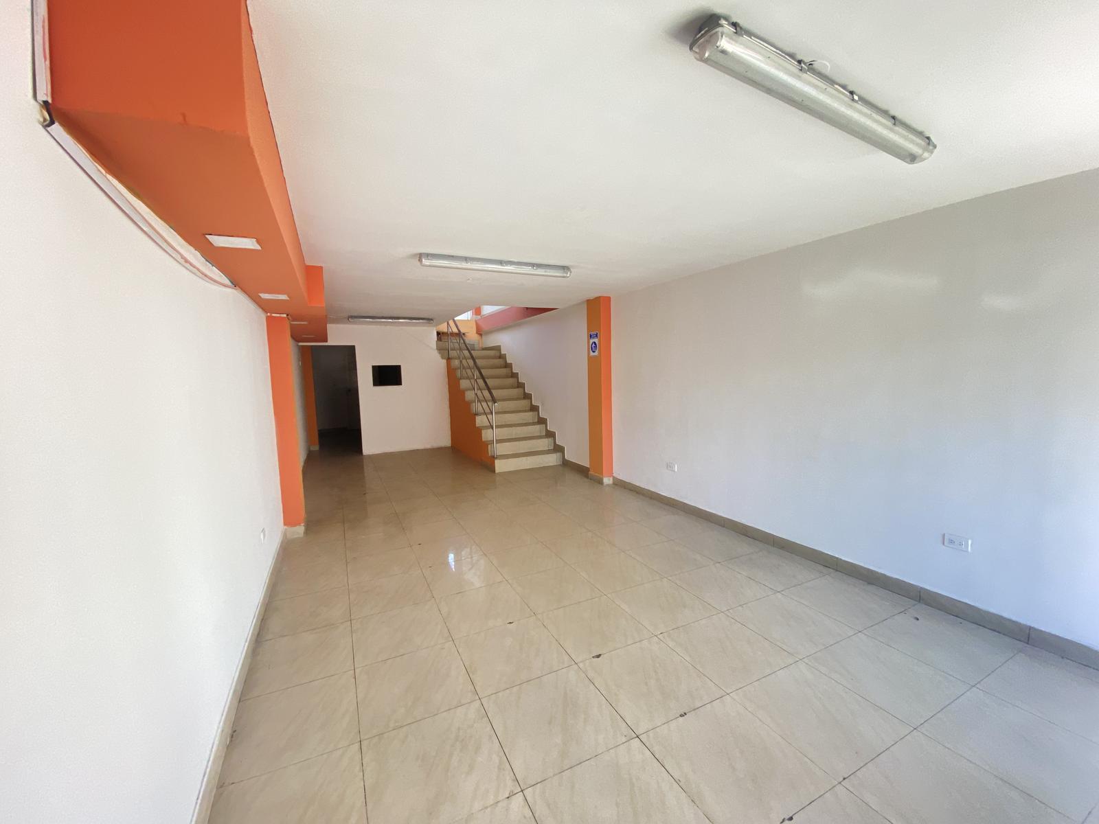 Local Comercial en los Álamos de 130m2, Zona muy Comercial