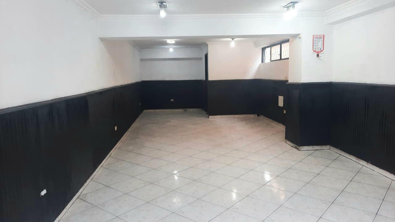 Monteserrín, Local Comercial en  Renta, 49m2, 1 Ambiente.