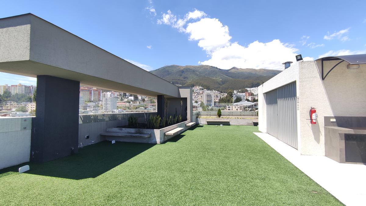 Departamento  Planta baja con Patio Amplio, 2 Dormitorios, Pinar Bajo, Quito Norte