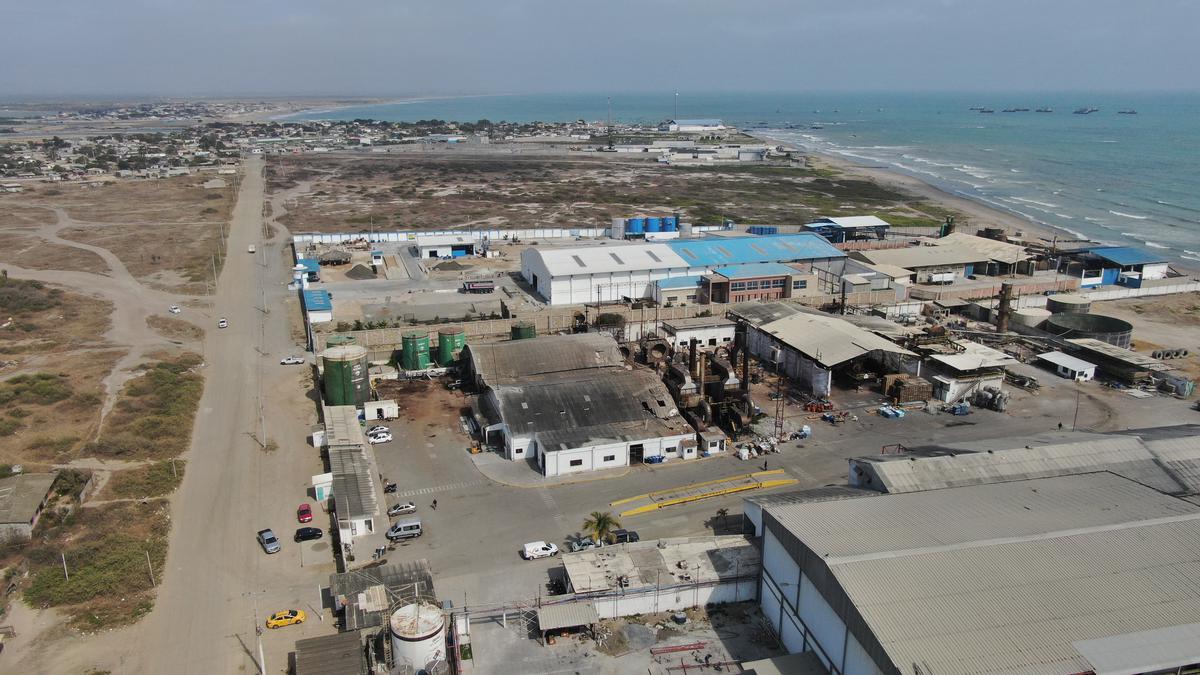 VENTA DE TERRENO INDUSTRIAL FRENTE AL MAR SECTOR CHANDUY