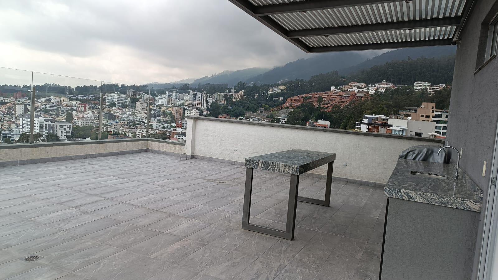 Venta de Suite con balcón a estrenar. Sector: Quito Tenis