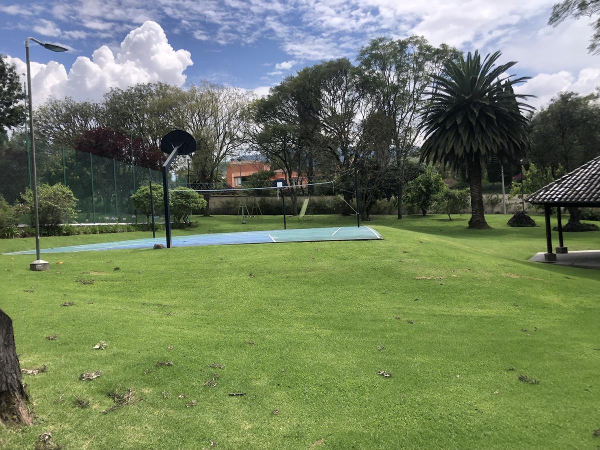 Casa de venta en Cumbayá, sector Colegio Menor