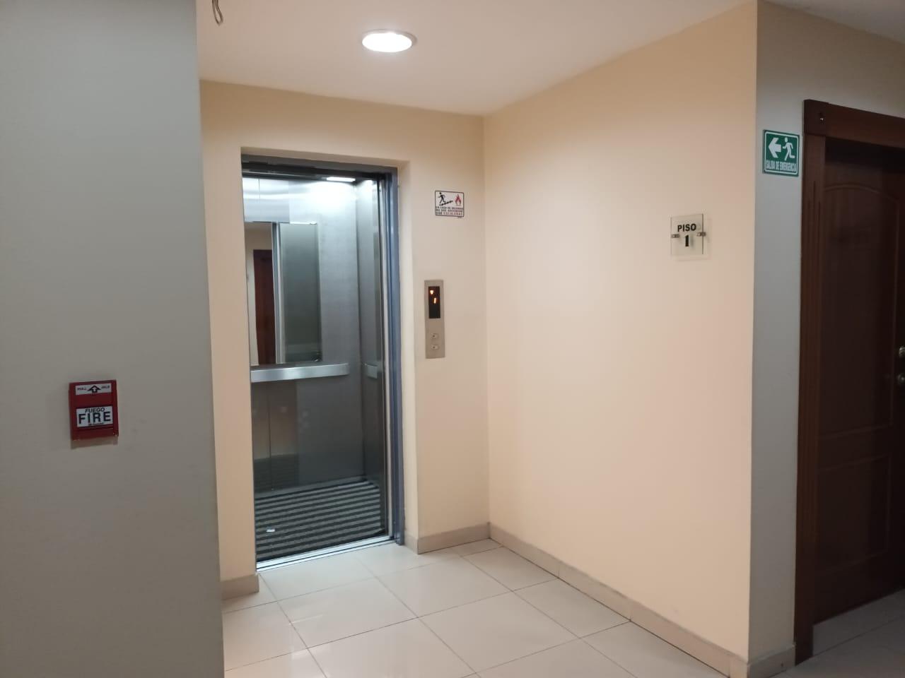 La Paz , Oficina en Renta , 50mt 1 ambiente , 1 baño , 1 parqueadero