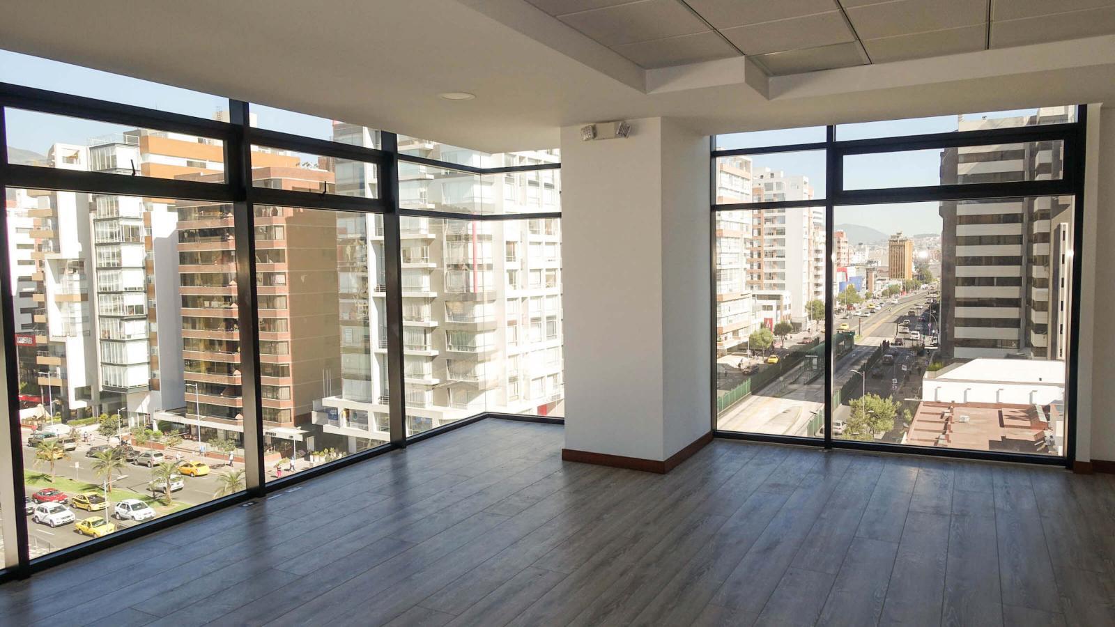 Oficina en venta de 83,17 m2 en Edif. Zyra, Av. República del Salvador