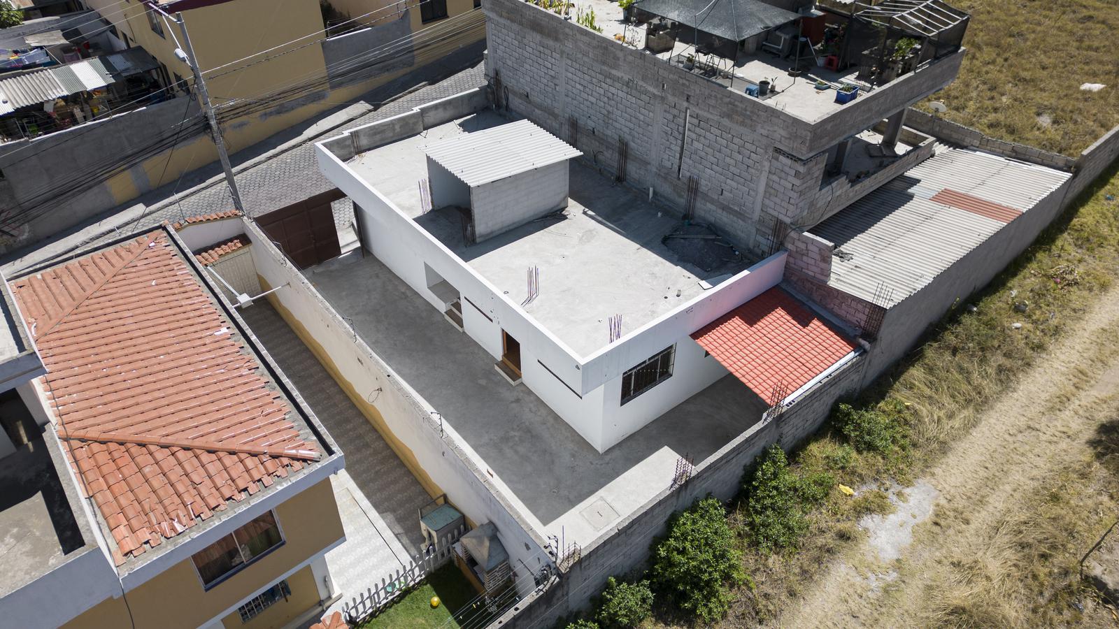 Calderón, Casa en venta, 197 m2, 2 habitaciones, 1 baño, 2 parqueaderos