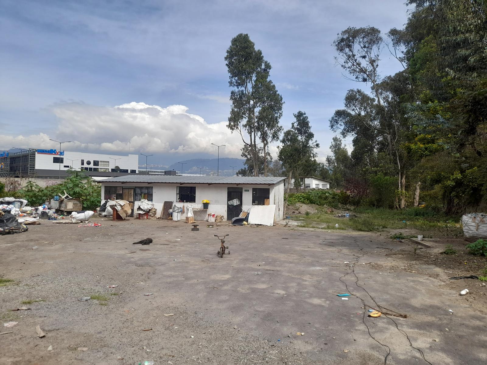 Terreno en venta en Tumbaco, cerca del Mega Kywi