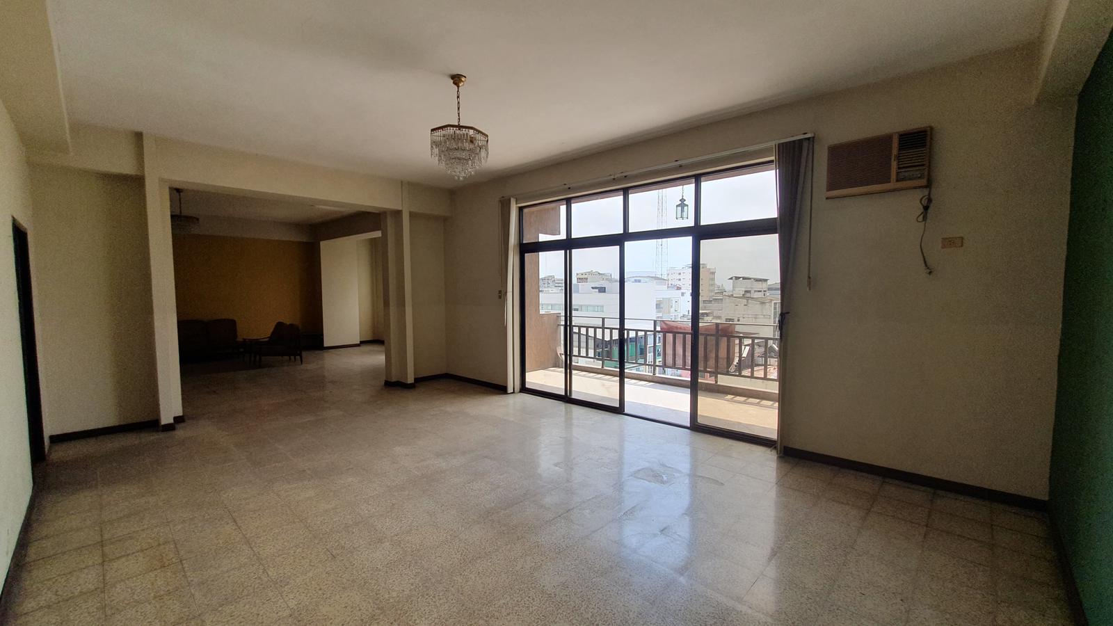 Venta de Departamento en Av. 9 de Octubre (LC)