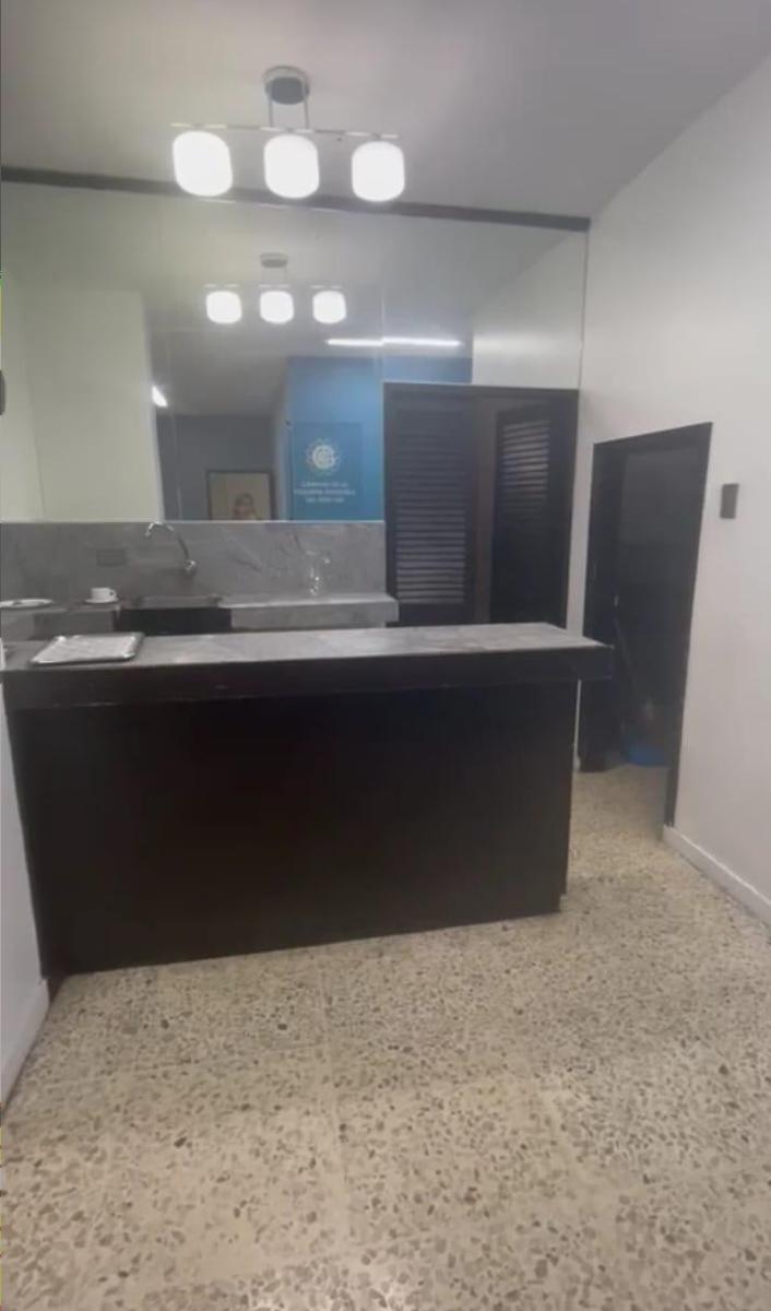 Se Vende Edificio Comercial de OPORTUNIDAD en Av. de las Américas