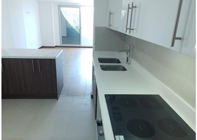 Departamento en alquiler, 126m2, 2 habitaciones, 3 baños, 2 parqueaderos