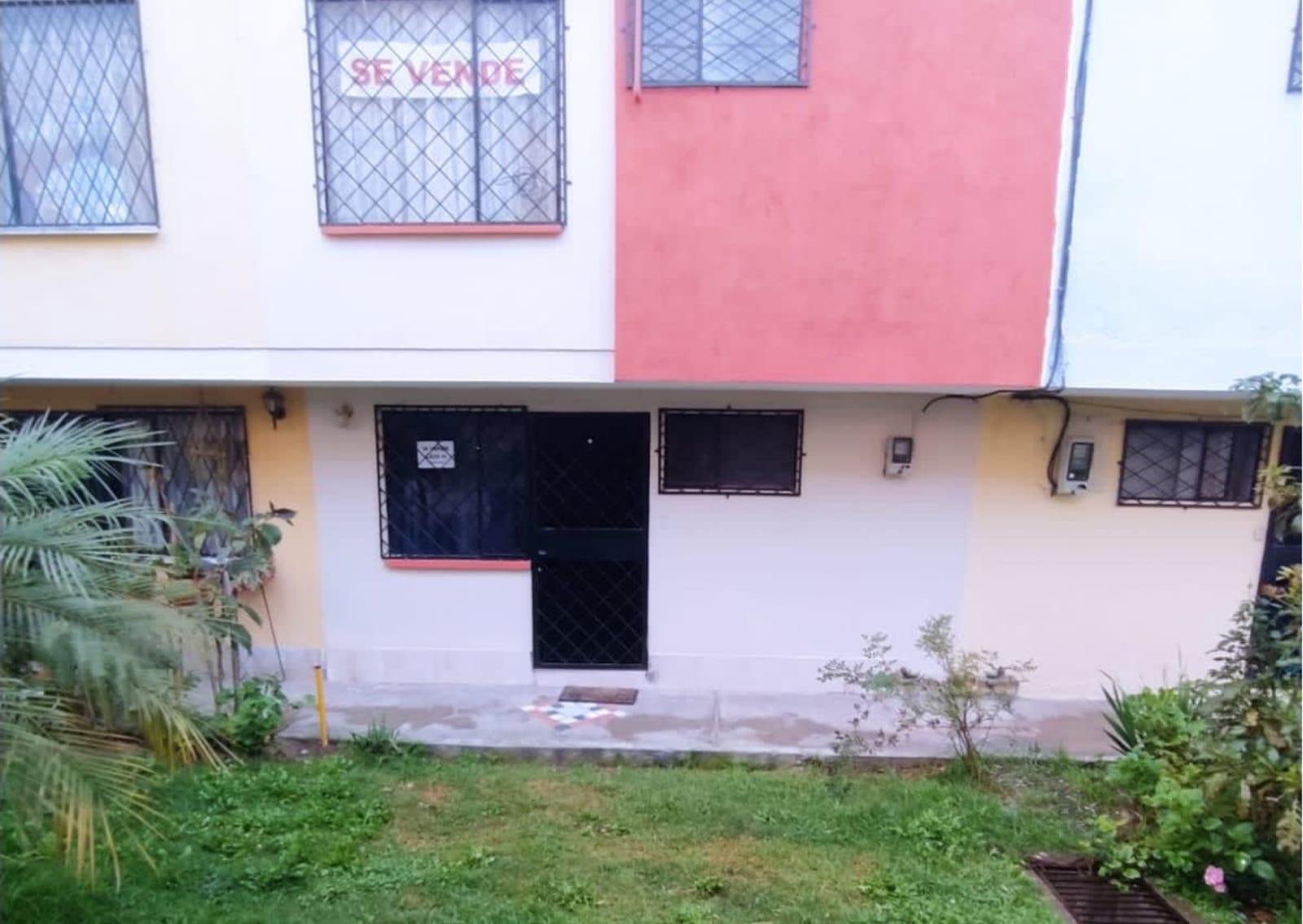 Casa en  Carapungo sector Calderon, Conjunto Luz del Norte 1