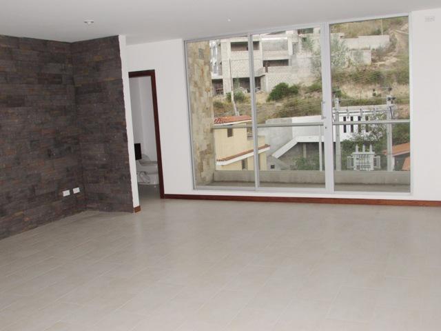 Departamento de 125 m2 vía Nayón Tanda en Edificio con Piscina