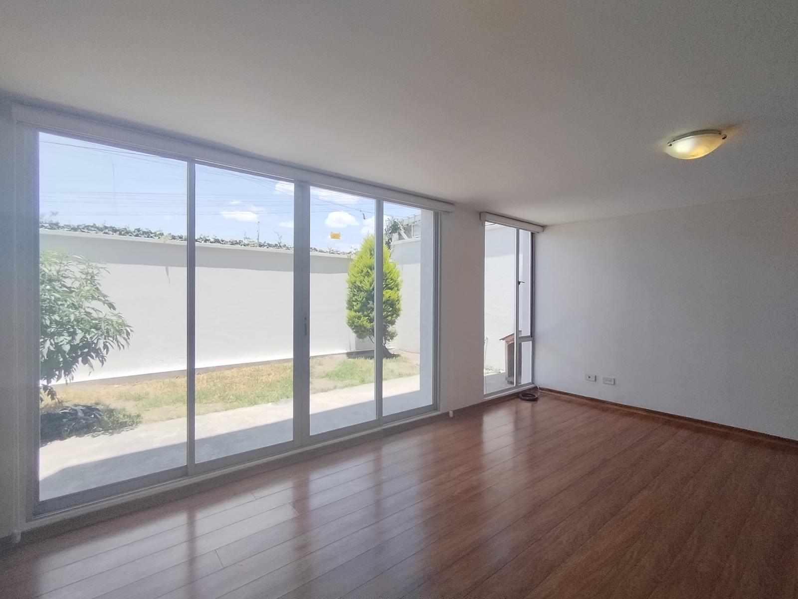 Venta/Renta de Casa en Conj. Anaqmanta 274m con 3 Dormitorios, balcón, jardín, guardianía 24/7