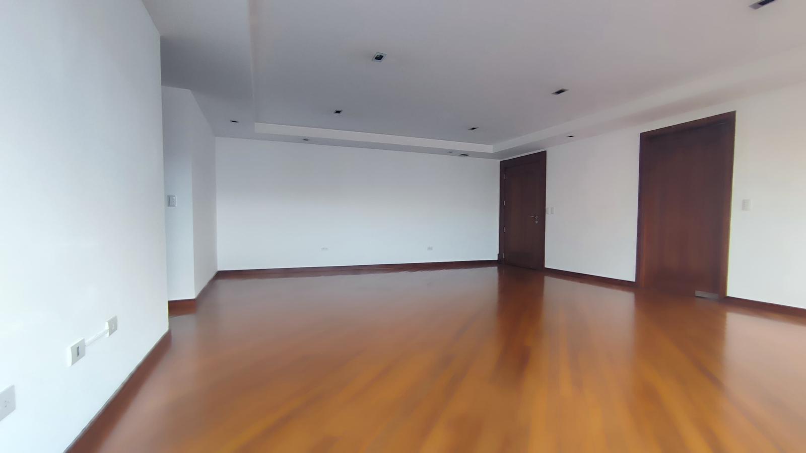 Gran oportunidad! Departamento en renta, 3 habitaciones en zona exclusiva de Quito, La Coruña