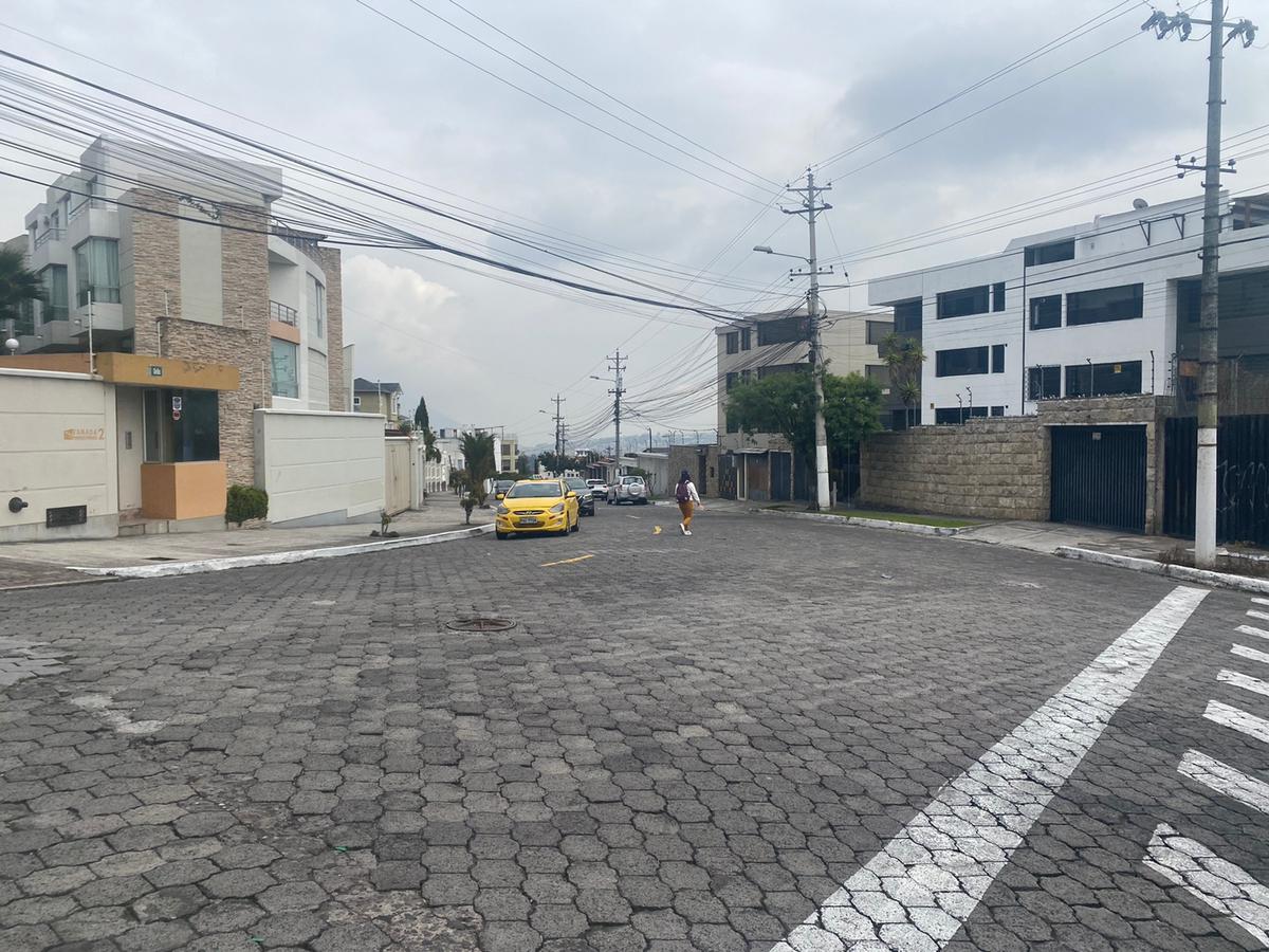 De venta lindo terreno en el sector del Pinar Alto. (PR)