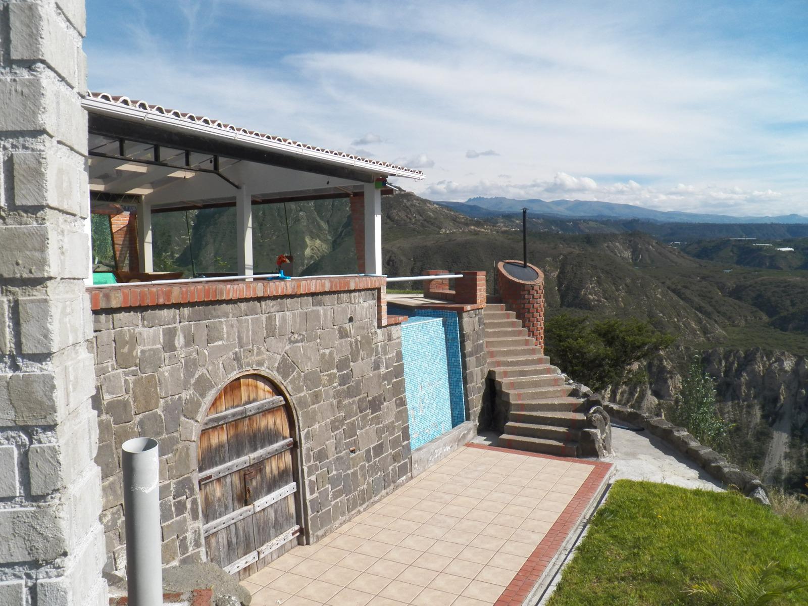 Quinta A 5 km de  Guayllabamba * con piscina y vista hermosa $337.000