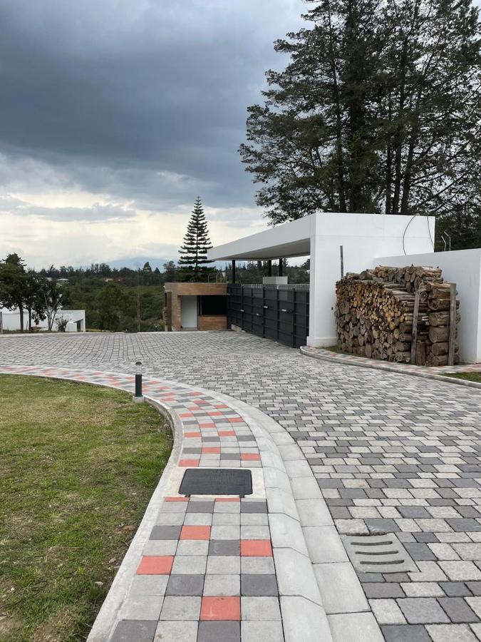 VENDO  TERRENO en la mejor zona de Puembo