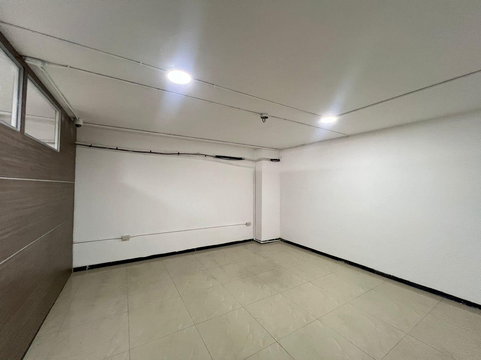 SE ALQUILA LOCAL COMERCIAL CON MEZZANINE CENTRO NORTE (AV)