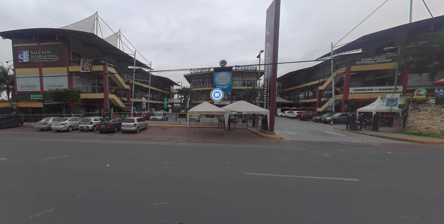 Se vende local comercial en centro comercial Costalmar Shopping