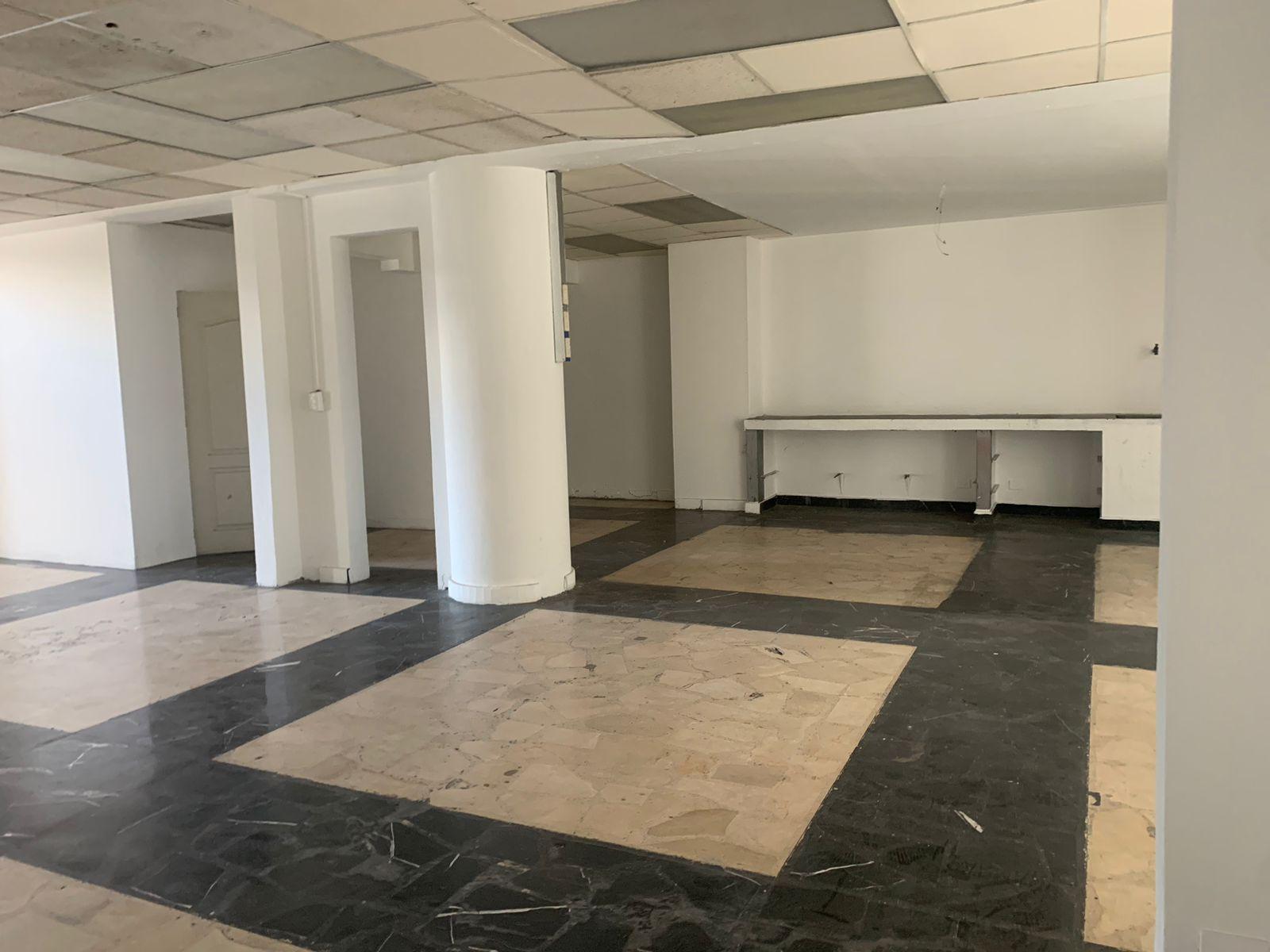 Local Comercial en Venta o Renta 300m2  a una cuadra Av America en  sector La Granja