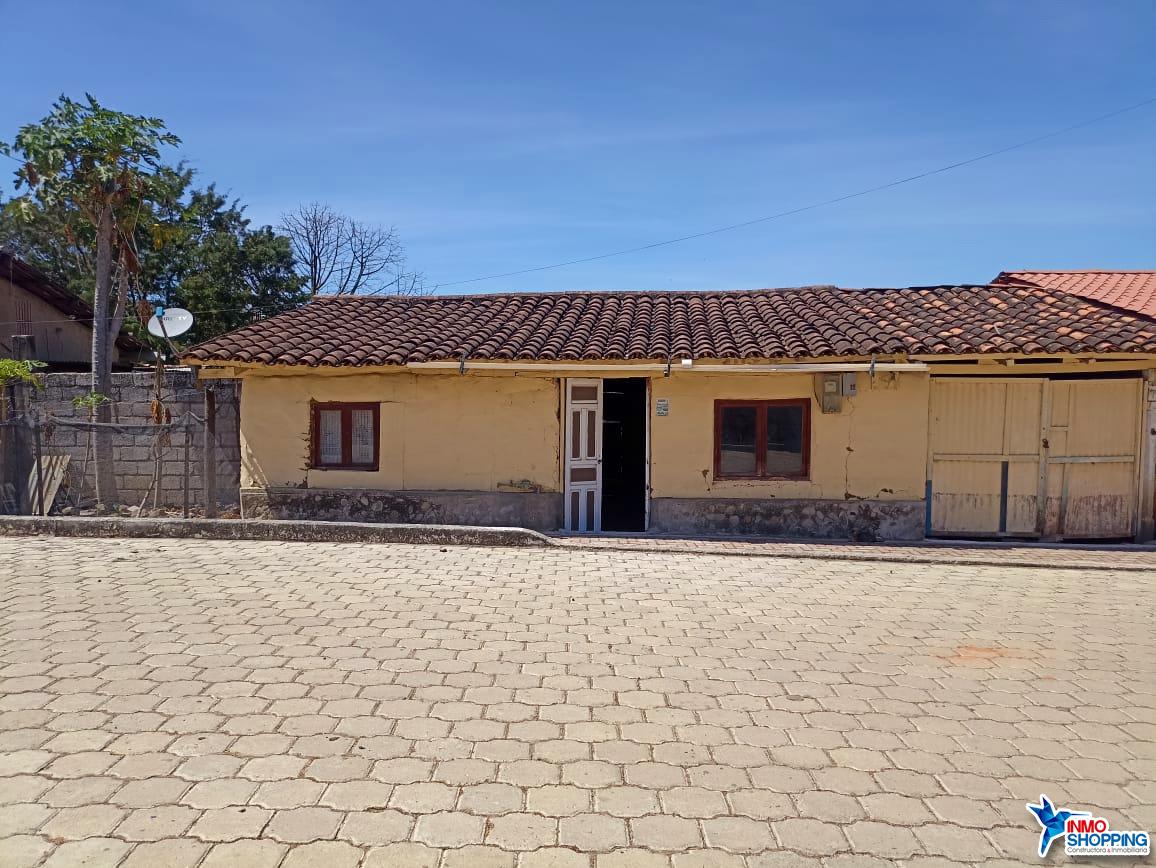 Casa en la parroquia Mangahurco - A 55m del parque - Calle los Laureles y 12 de Octubre