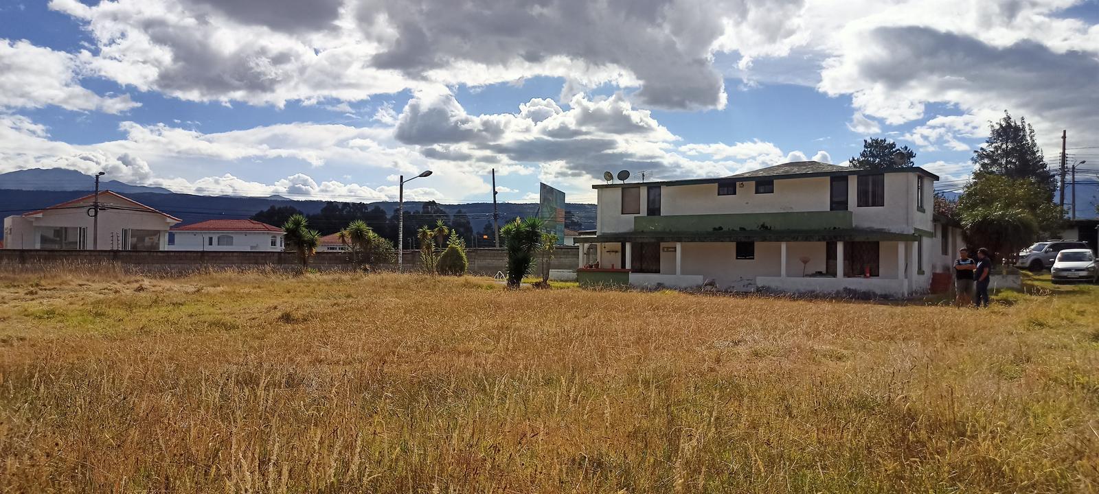 CASA EN VENTA SECTOR LA ESPE CON AMPLIO TERRENO