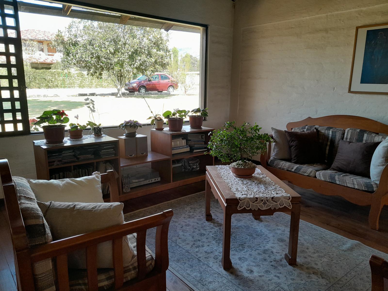 Vendo casa independiente dentro de pequeño conjunto en el sector de la Armenia, Una sola planta.