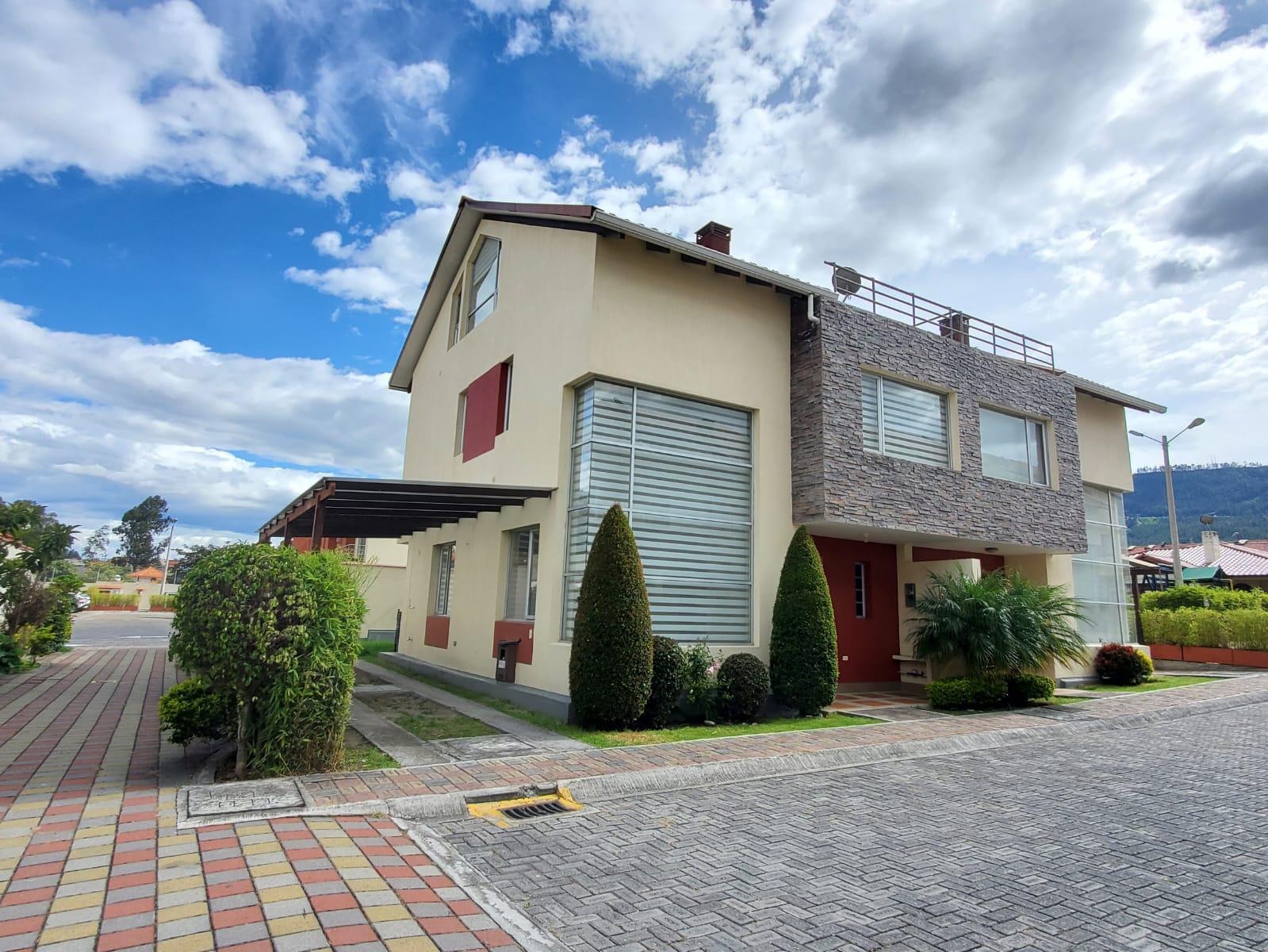 Casa en  Conjunto Villa Andaluz, El Limonar, Lumbisi, Cumbaya