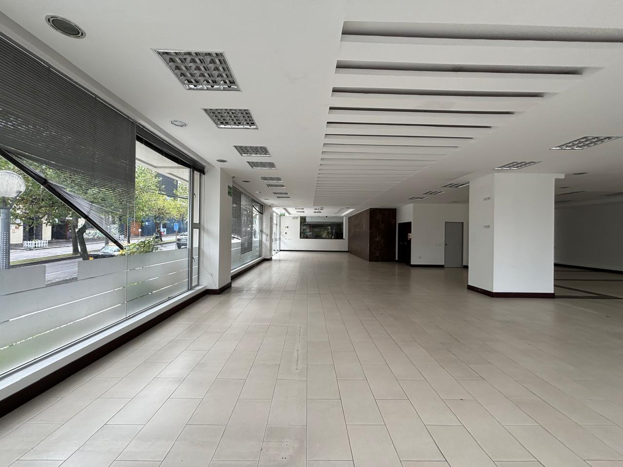 QUITO LOCAL COMERCIAL SECTOR UNIVERSIDAD LA CATOLICALocal Comercial en