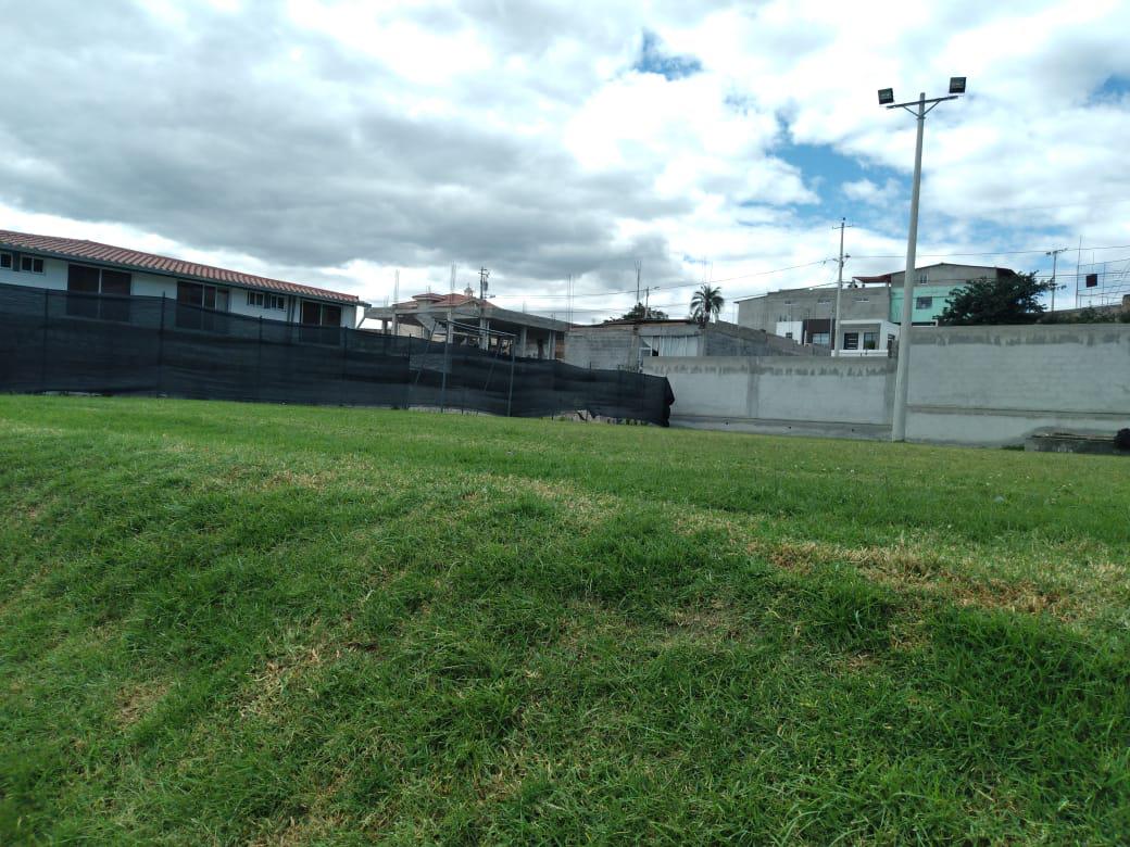 EB - VENTA TERRENO PLANO 466M2  EN YARUQUI  CONJUNTO PRIVADO