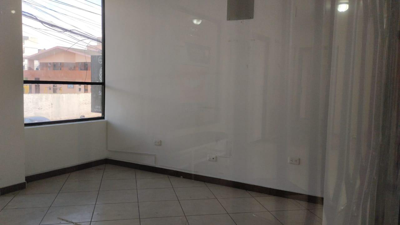 Machachi, Oficina en renta, 150 m2, 3 ambientes, 4 baños