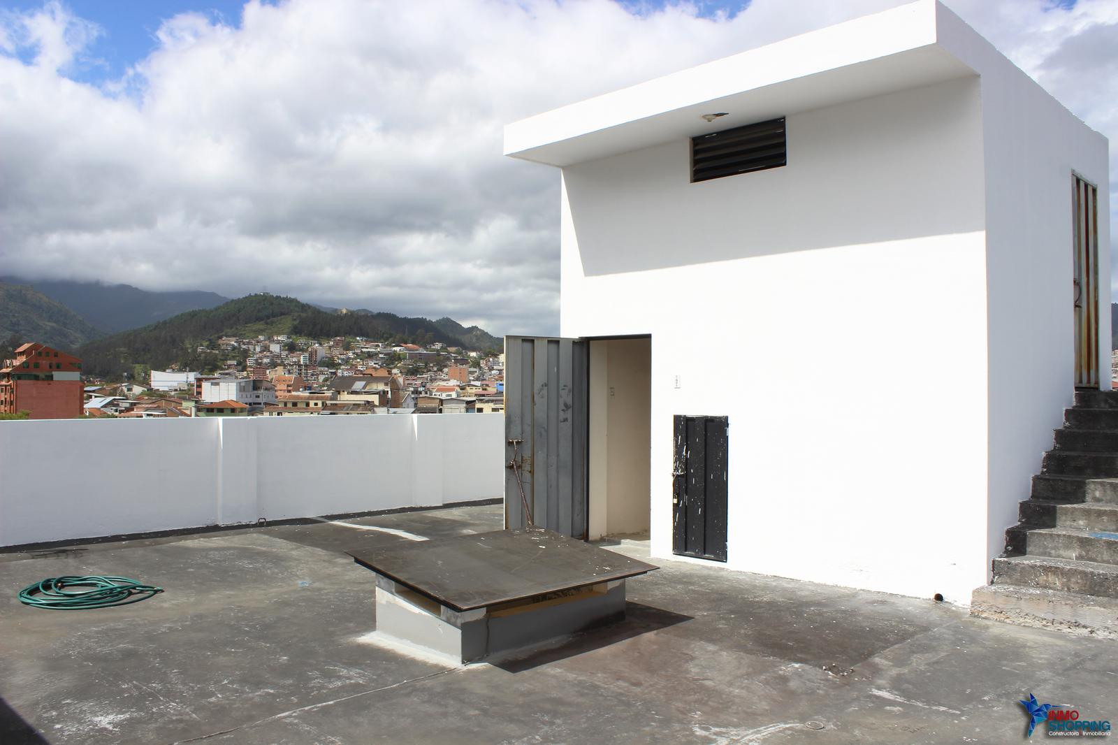 Departamento en la Av. Orillas del Zamora, entre las calles Segundo Puertas Moreno y Clodoveo Carrión