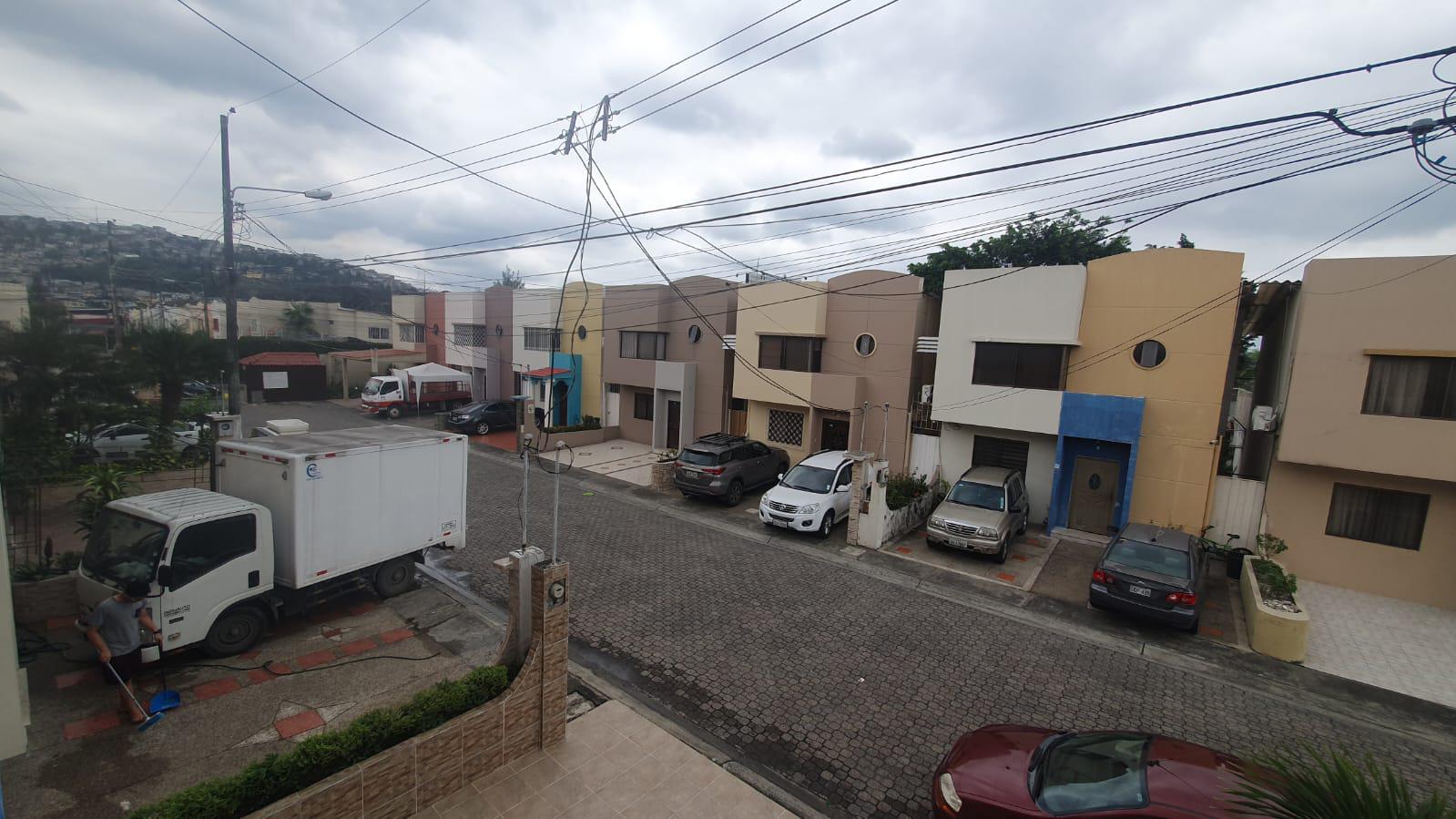 VENTA CASA EN URB SAN FELIPE, SEGURIDAD PRIVADA (LC)