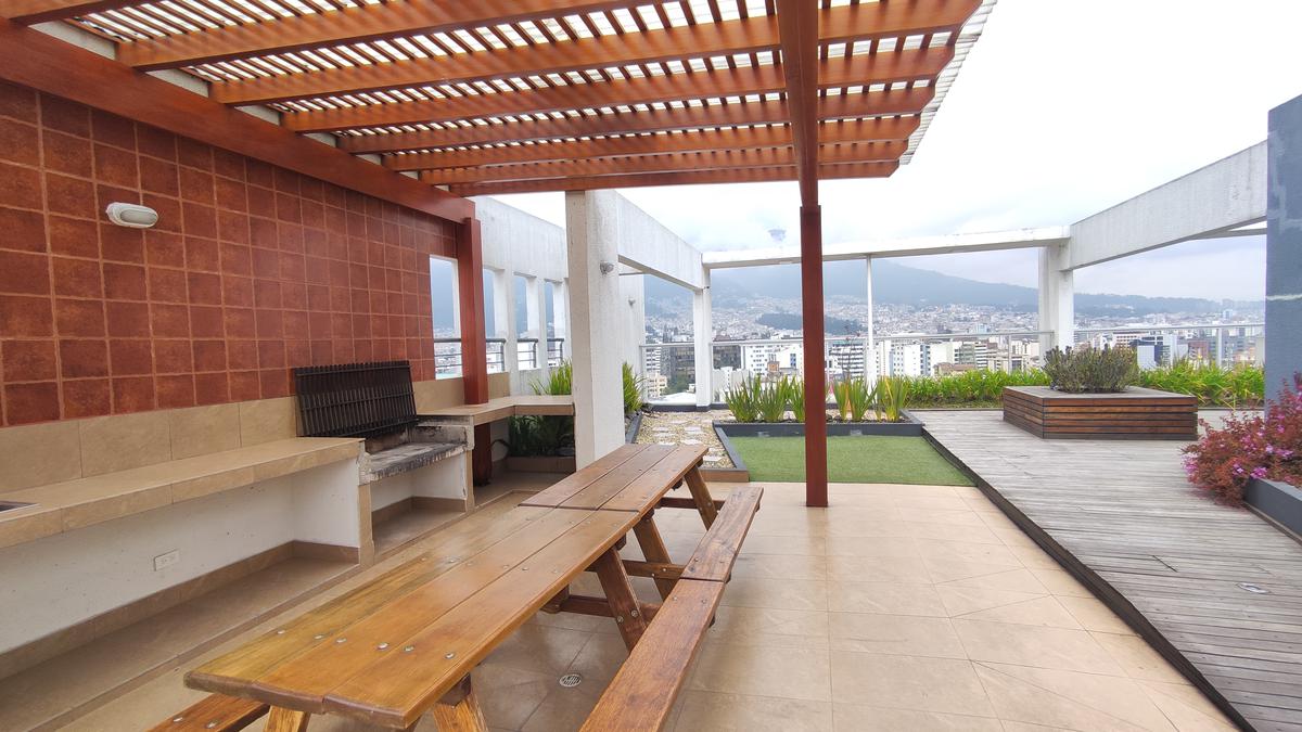 Departamento Moderno con linda vista de 2 Habitaciones cerca a la U Católica - Quito