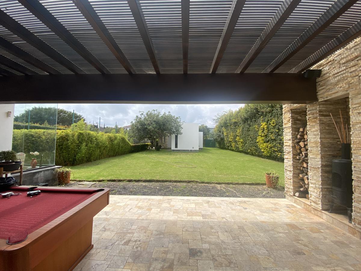 Espectacular propiedad de venta con Cancha de Tenis de Arcilla, Urbanización Cerrada, Hilacril