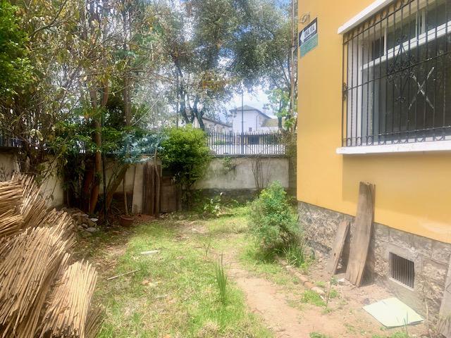 VS CORDERO Y 6 DE DICIEMBRE , RENTO CASA COMERCIAL 300M2 Y 100M2 DE JARDIN