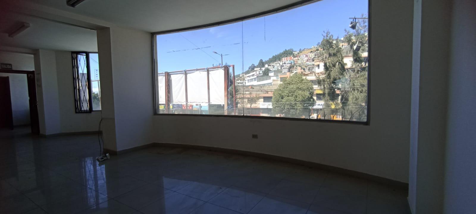 Cotocollao, Casa Comercial en renta, 426 m2, 3 ambientes, 4 baños, 5 parqueaderos