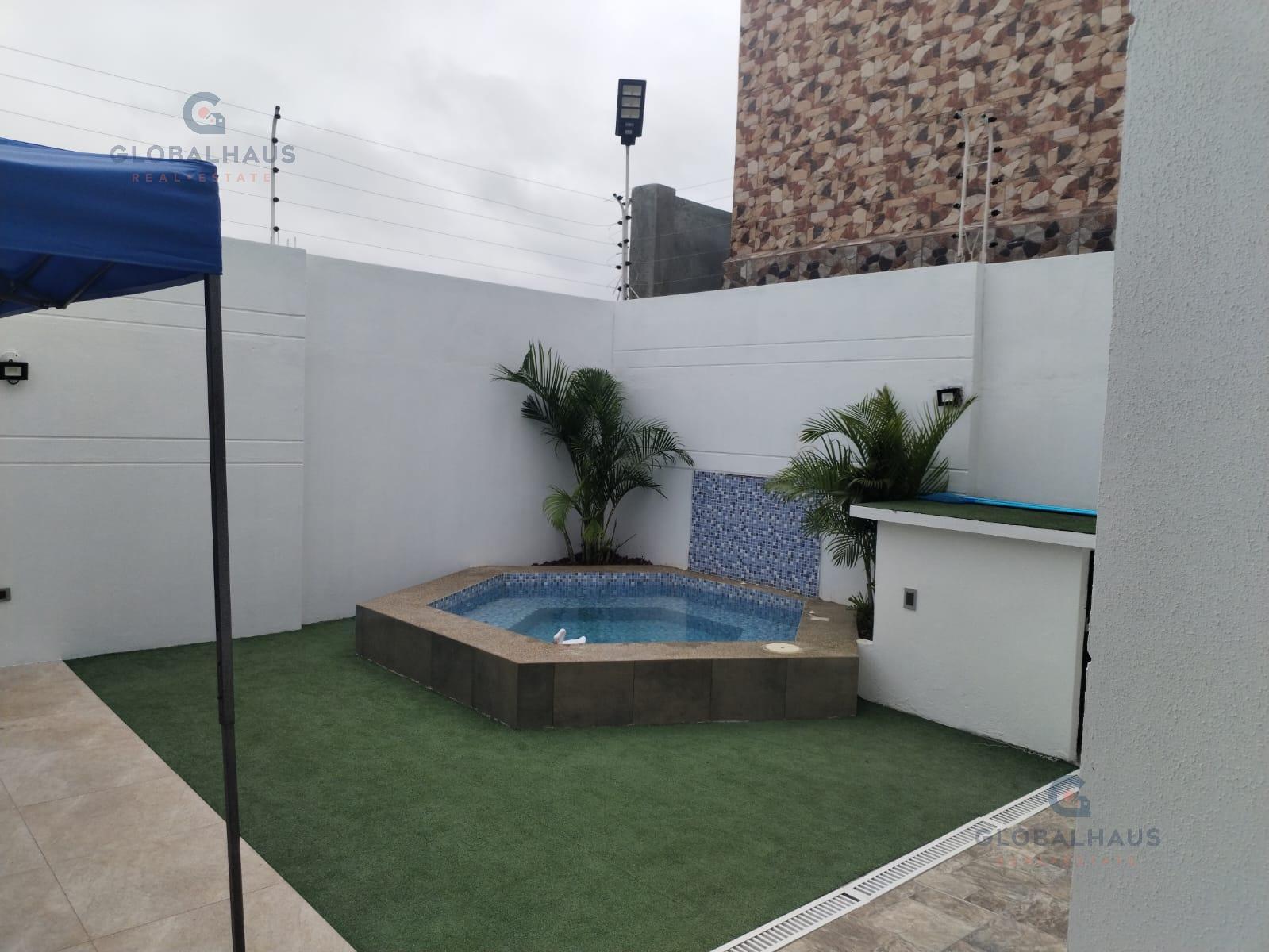 Venta de Casa en  Pajaro Azul, General Villamil Playas, 3 Habitaciones R.C.