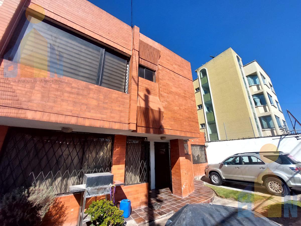 VENDO CASA INDEPENDIENTE CON PROYECCION PARA OTRO DPTO. AV. SEIS DE DICIEMBRE Y LOS PINOS