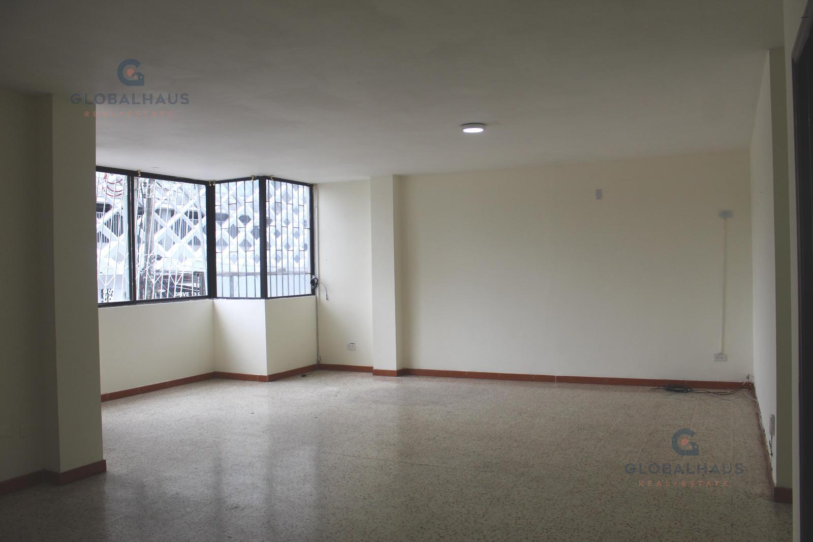 Alquiler de Departamento en Av. Francisco de Orellana, 3 Habitaciones A.M