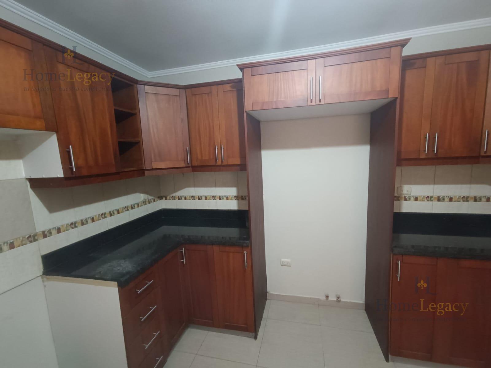 Venta de Departamento 3 Dormitorios 3 Baños Parqueo Cerrado AE