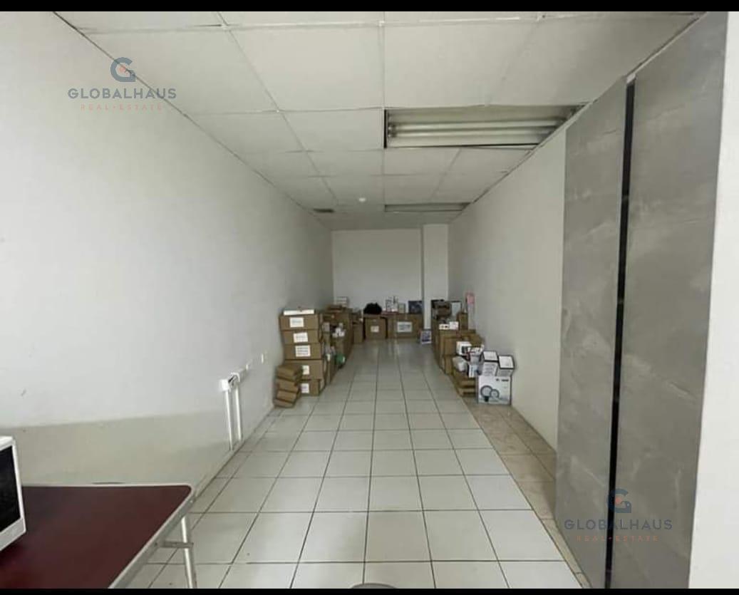 Venta de Local Comercial en Centro Comercial Unicentro, 119.92mt2   M.A