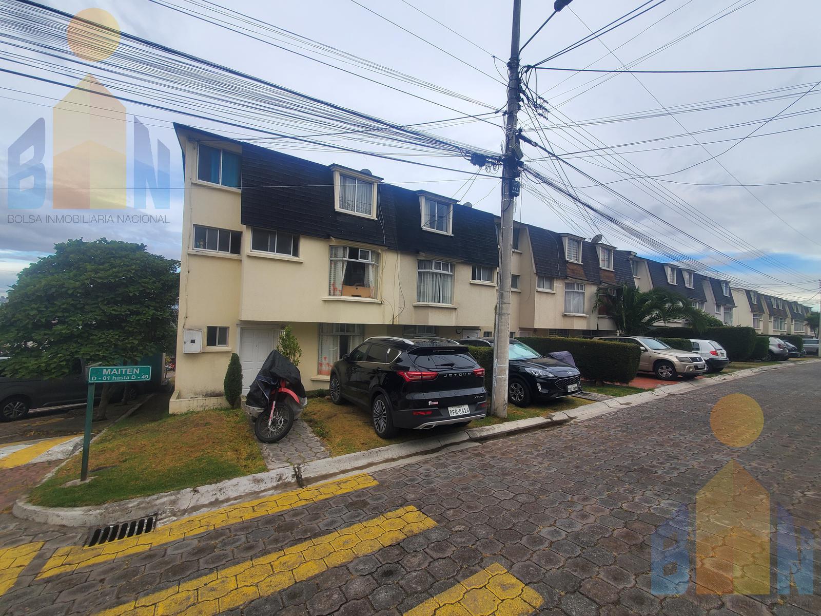 Casa en Venta al Norte de Quito Dentro de Conjunto 