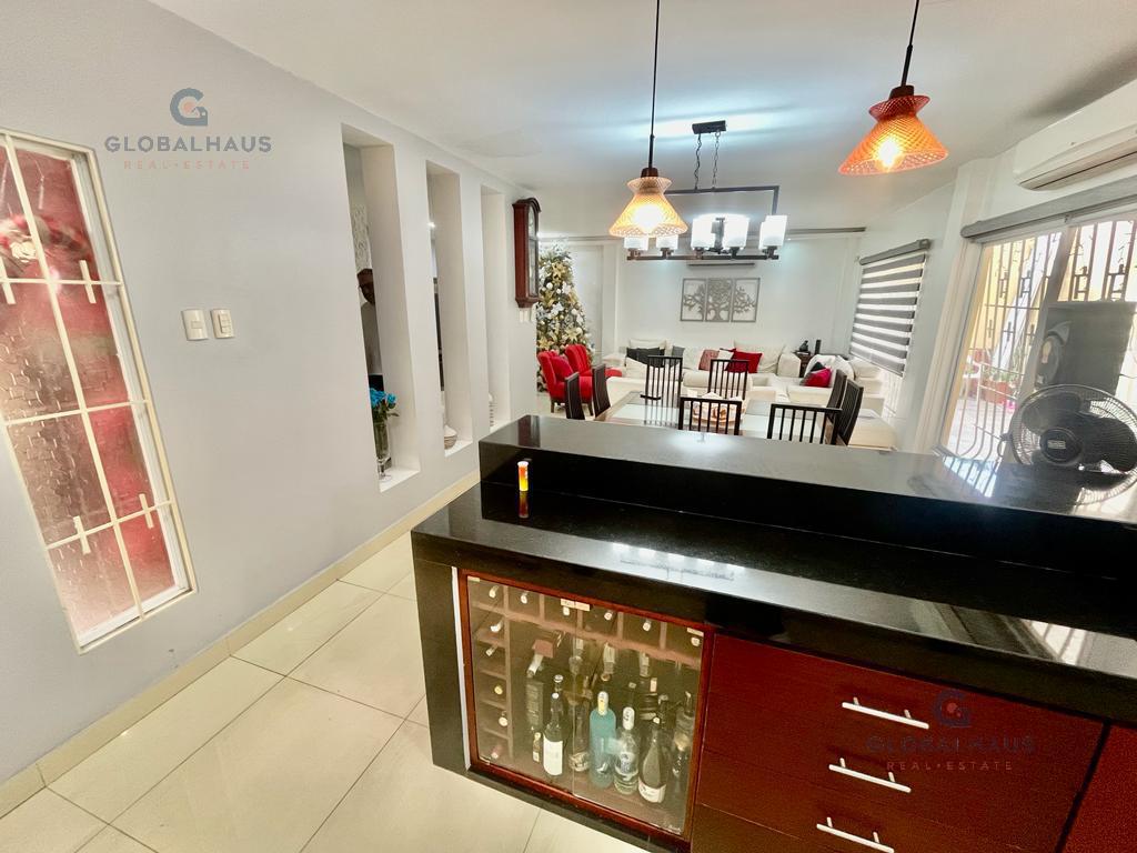 Venta de Casa, Norte de Guayaquil, Urdesa Norte, 3 Habitaciones, Se Acepta Biess M.H