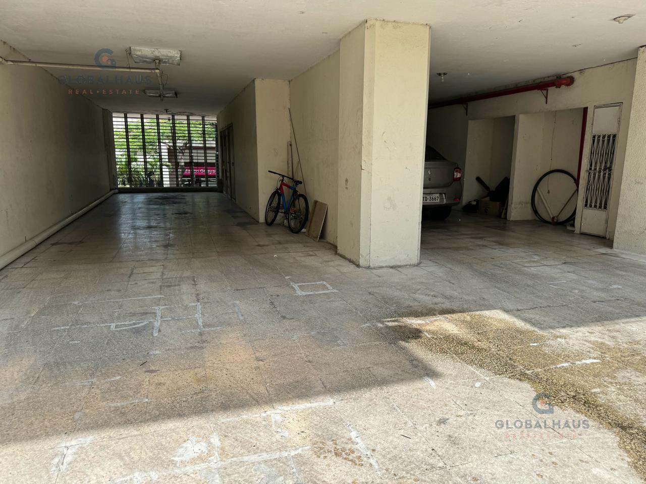 Venta de Departamento en Av. 9 de Octubre entre Esmeralda y Los Rios K.R.