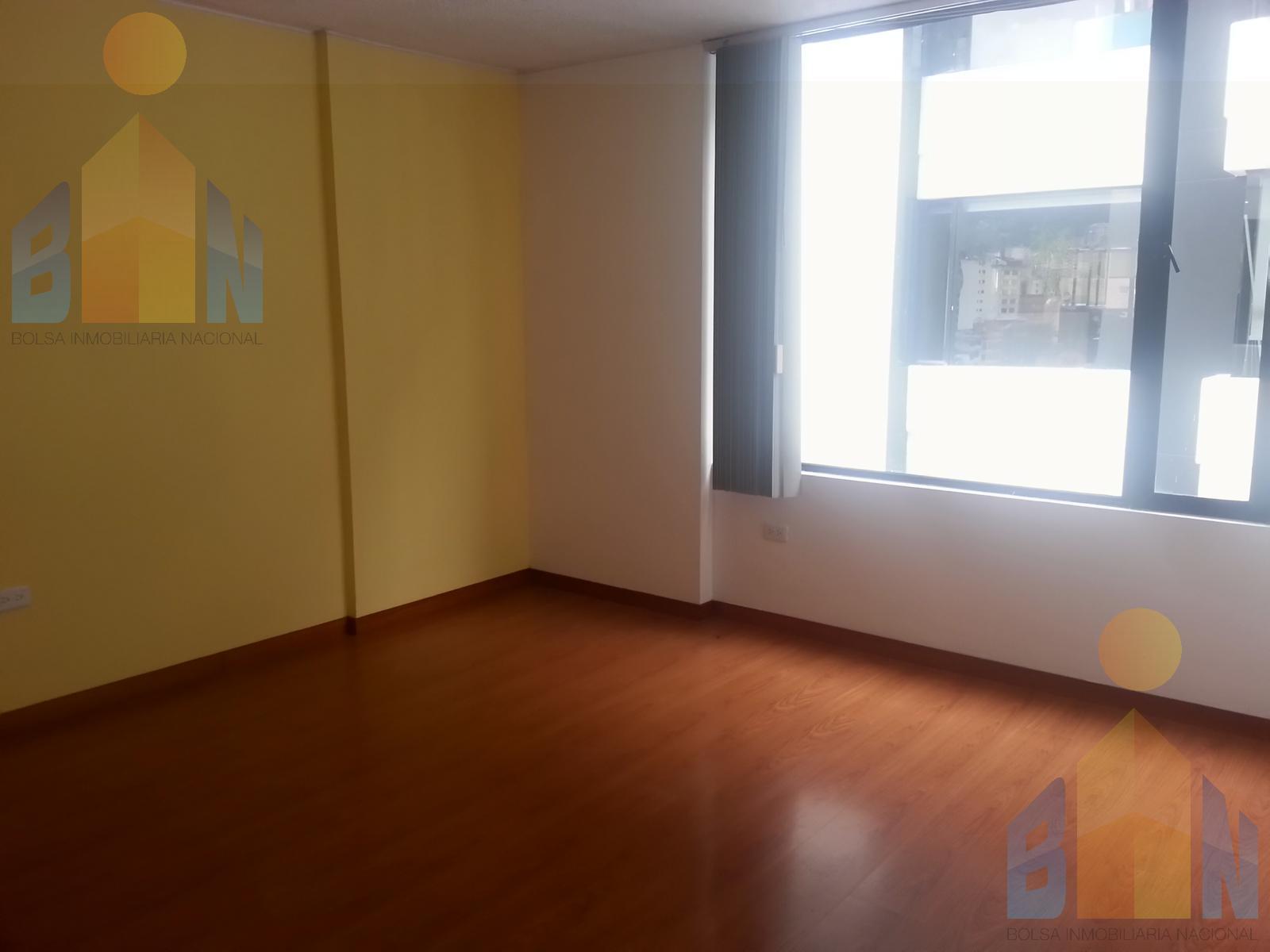 ARRIENDO RENTA ALQUILER AMPLIA OFICINA REMODELADA SECTOR MI JUGUETERIA