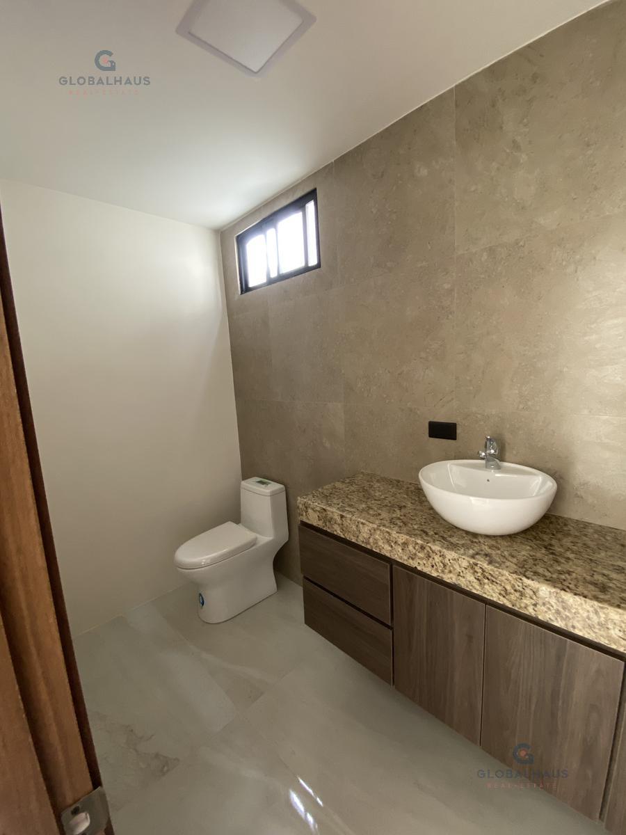 Venta de Casa  en Proyecto de 306m2 Cimentado y Nivelado en El Condado Vicolinci V.B..