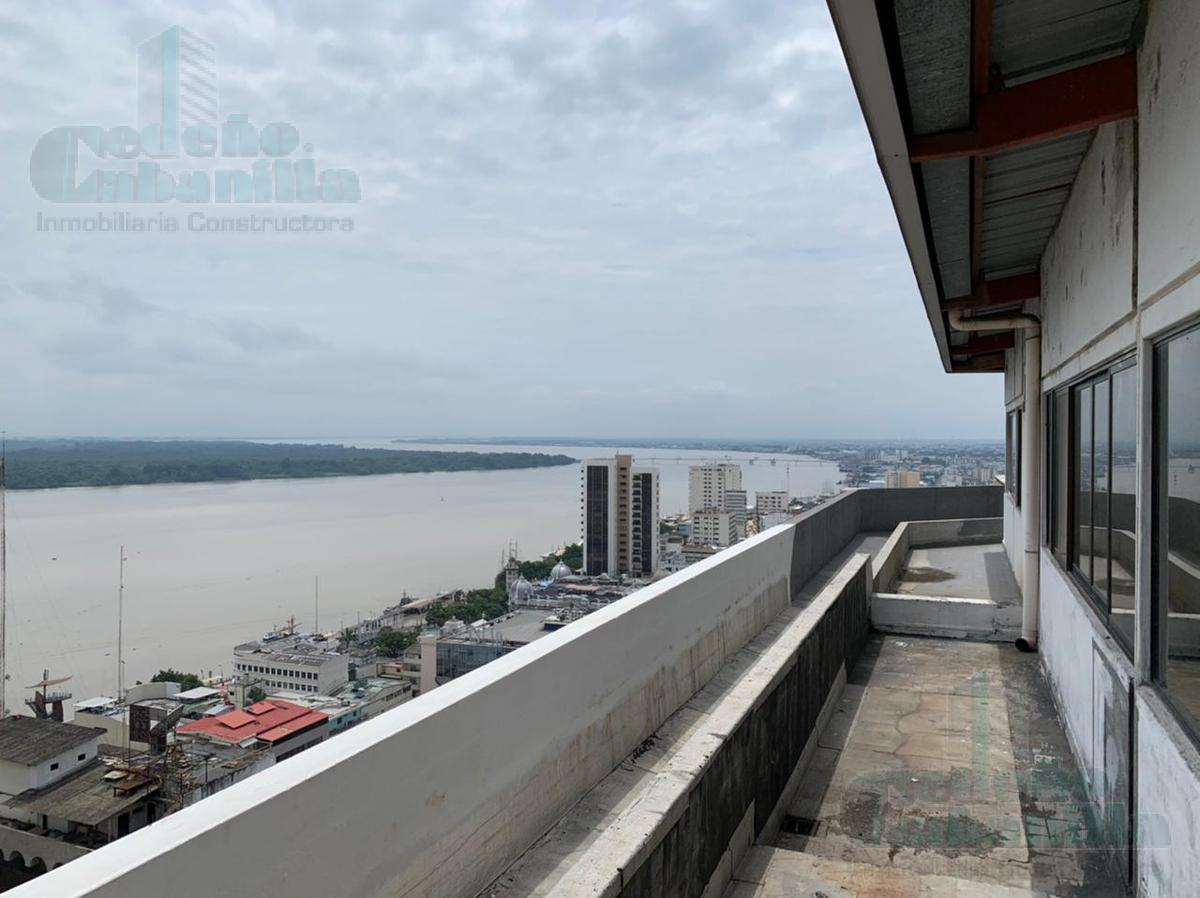 VENTA DE OFICINA CON ESPECTACULAR VISTA DEL RÍO EN PLENO CENTRO DE GUAYAQUIL