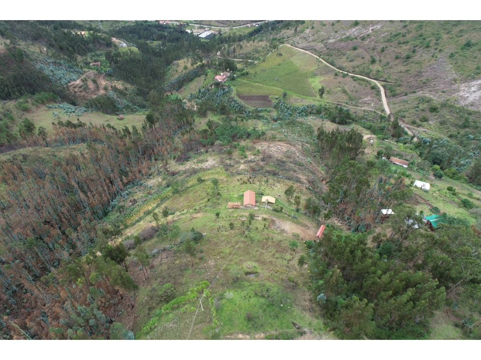 SE VENDE AMPLIO TERRENO EN SAN BARTOLOMÉ, SIGSIG, AZUAY.